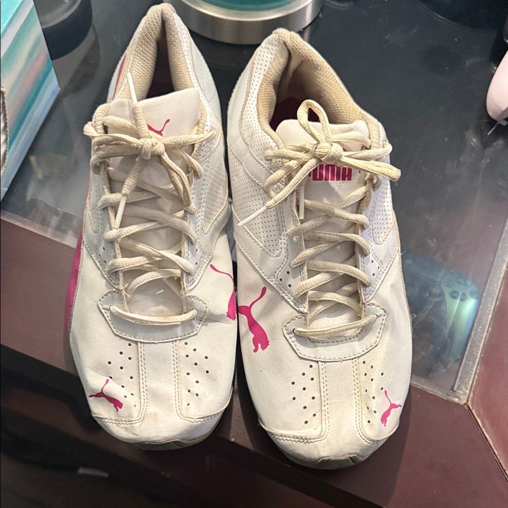 Puma Women's Cream and Pink Sneakers